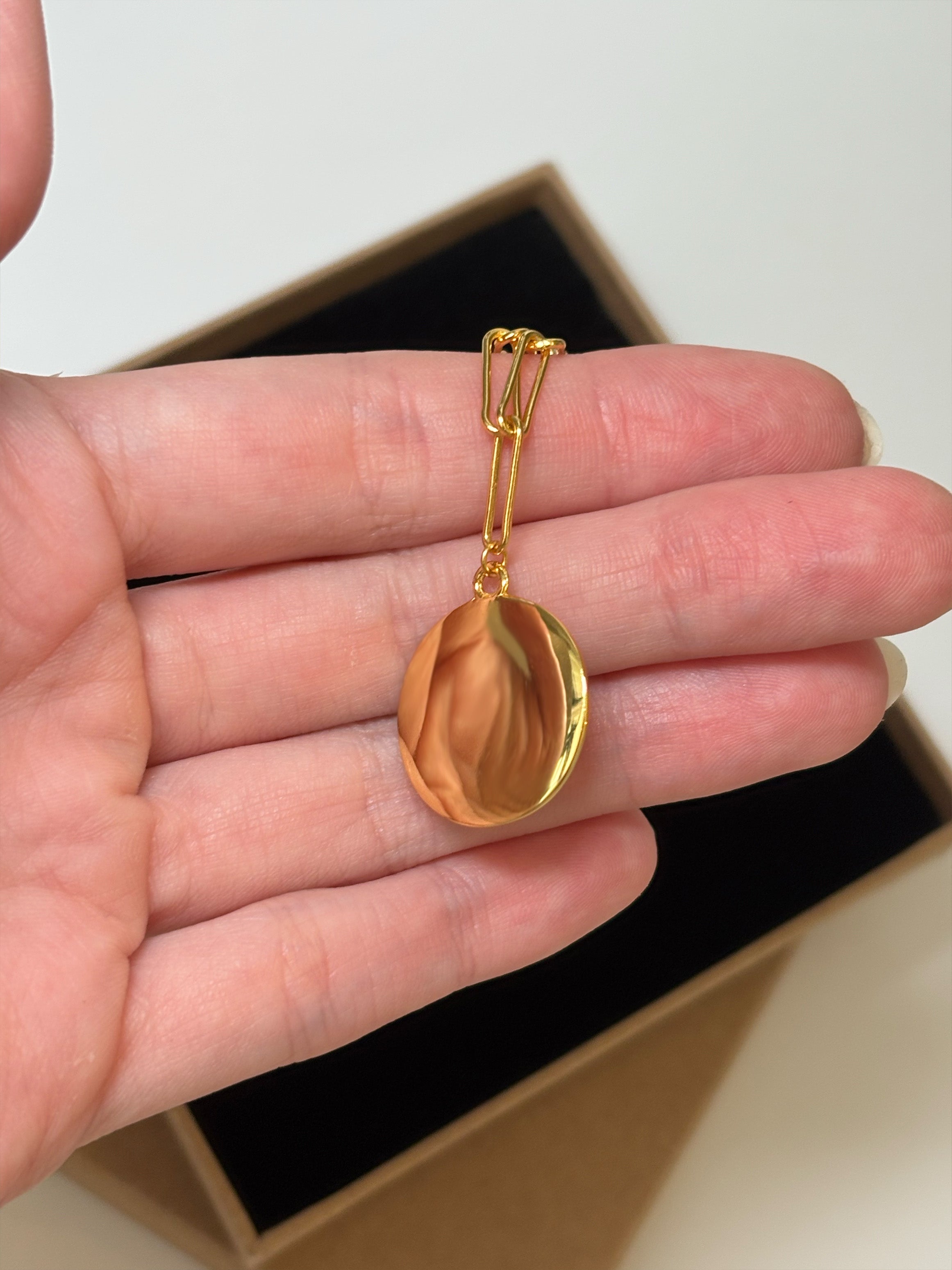 Link Chain Necklace With Pearl Coin