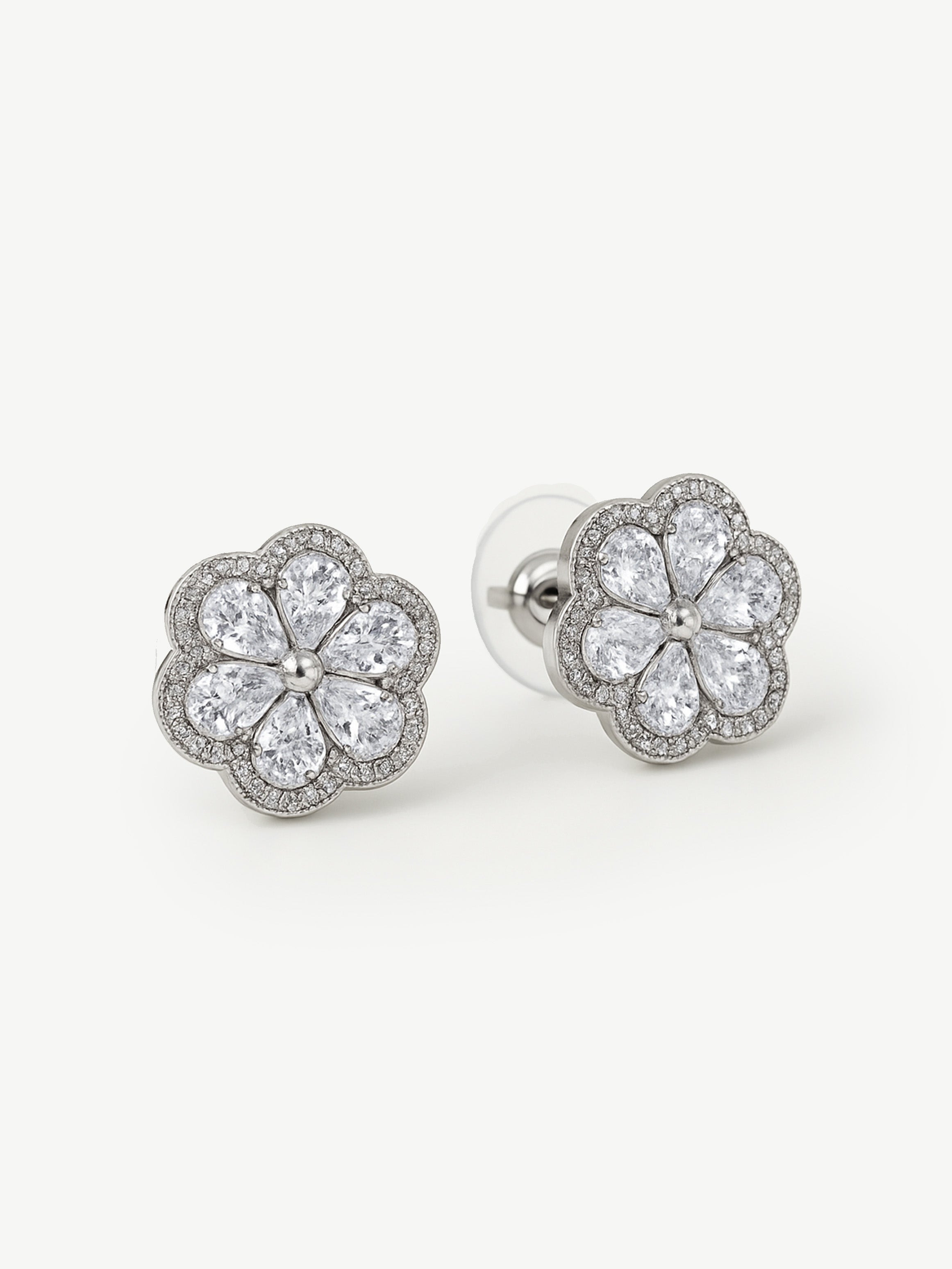 Boucles d'oreilles de fleurs de mariée