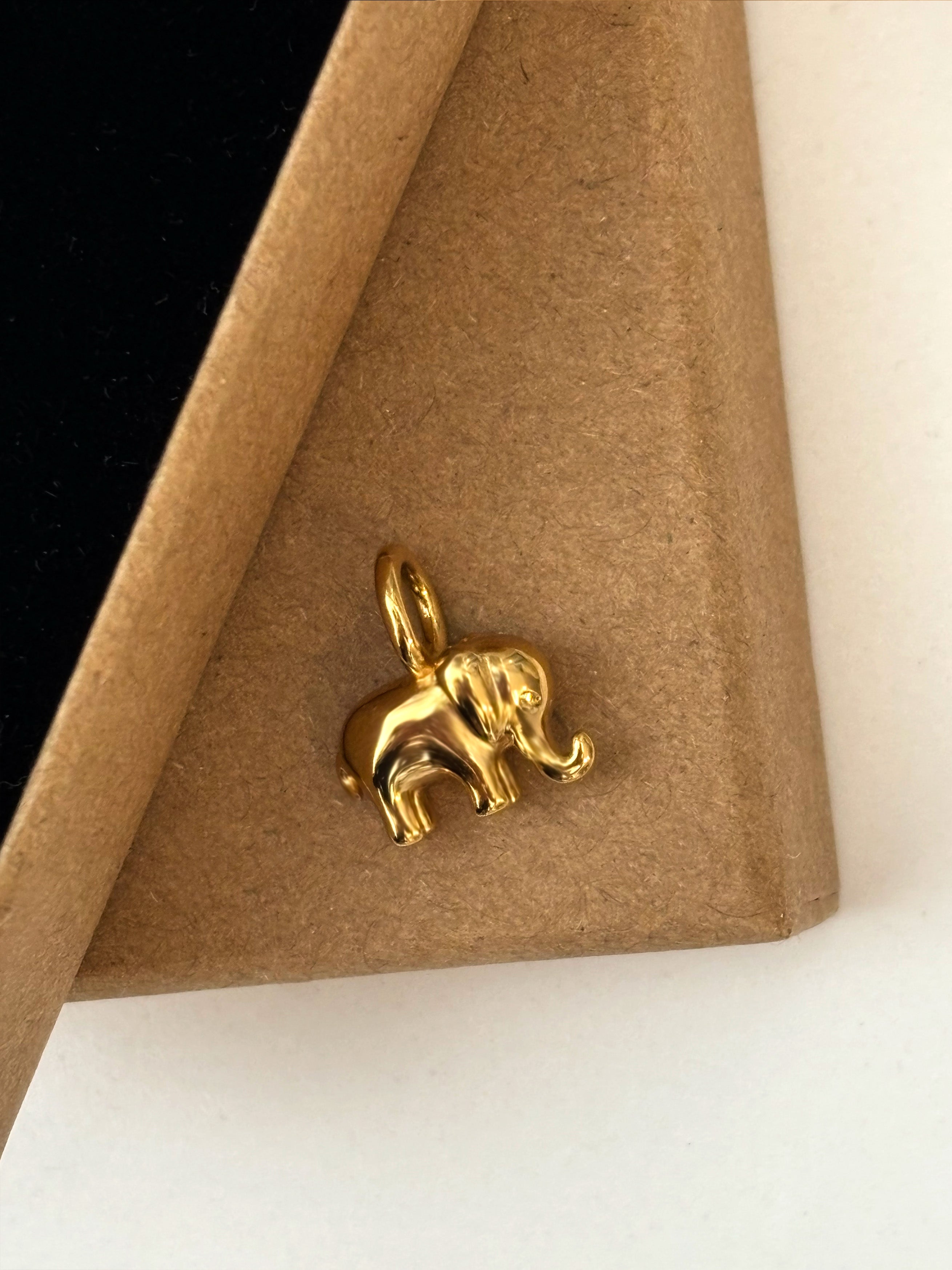 Breloque éléphant solide (petite taille)