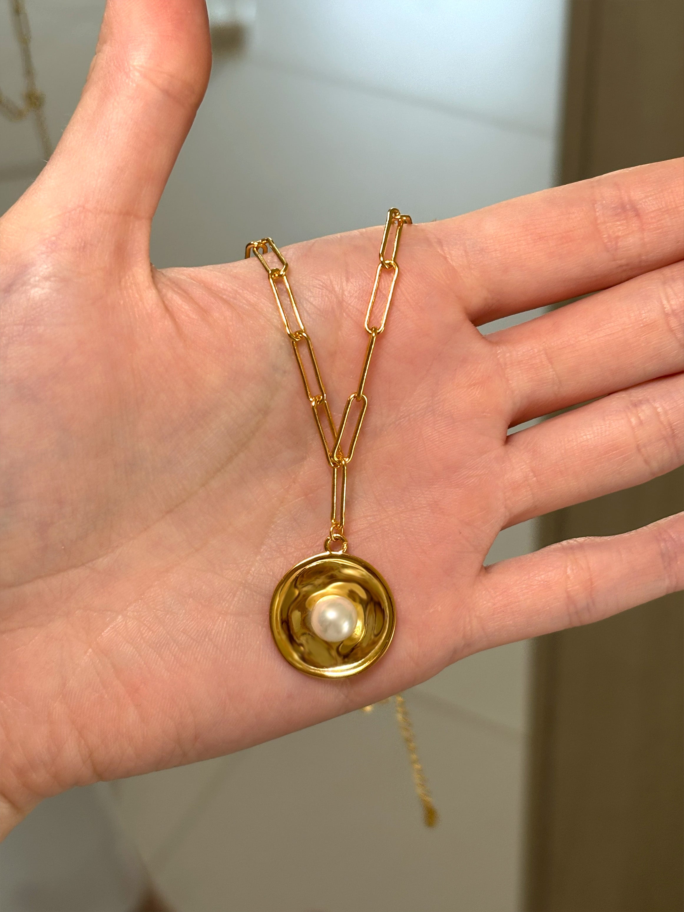 Link Chain Necklace With Pearl Coin