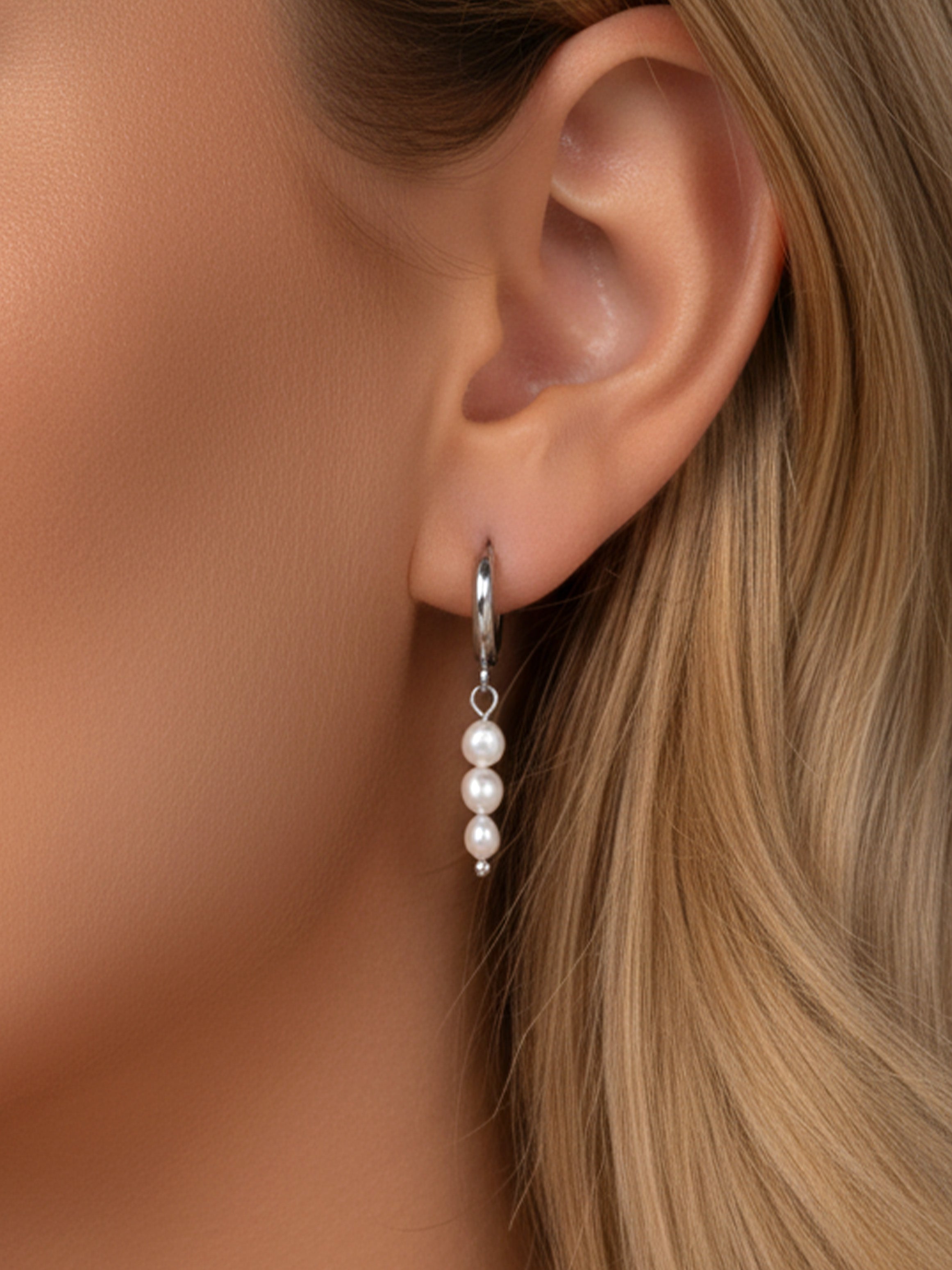 Petites boucles d'oreilles créoles en perles baroques