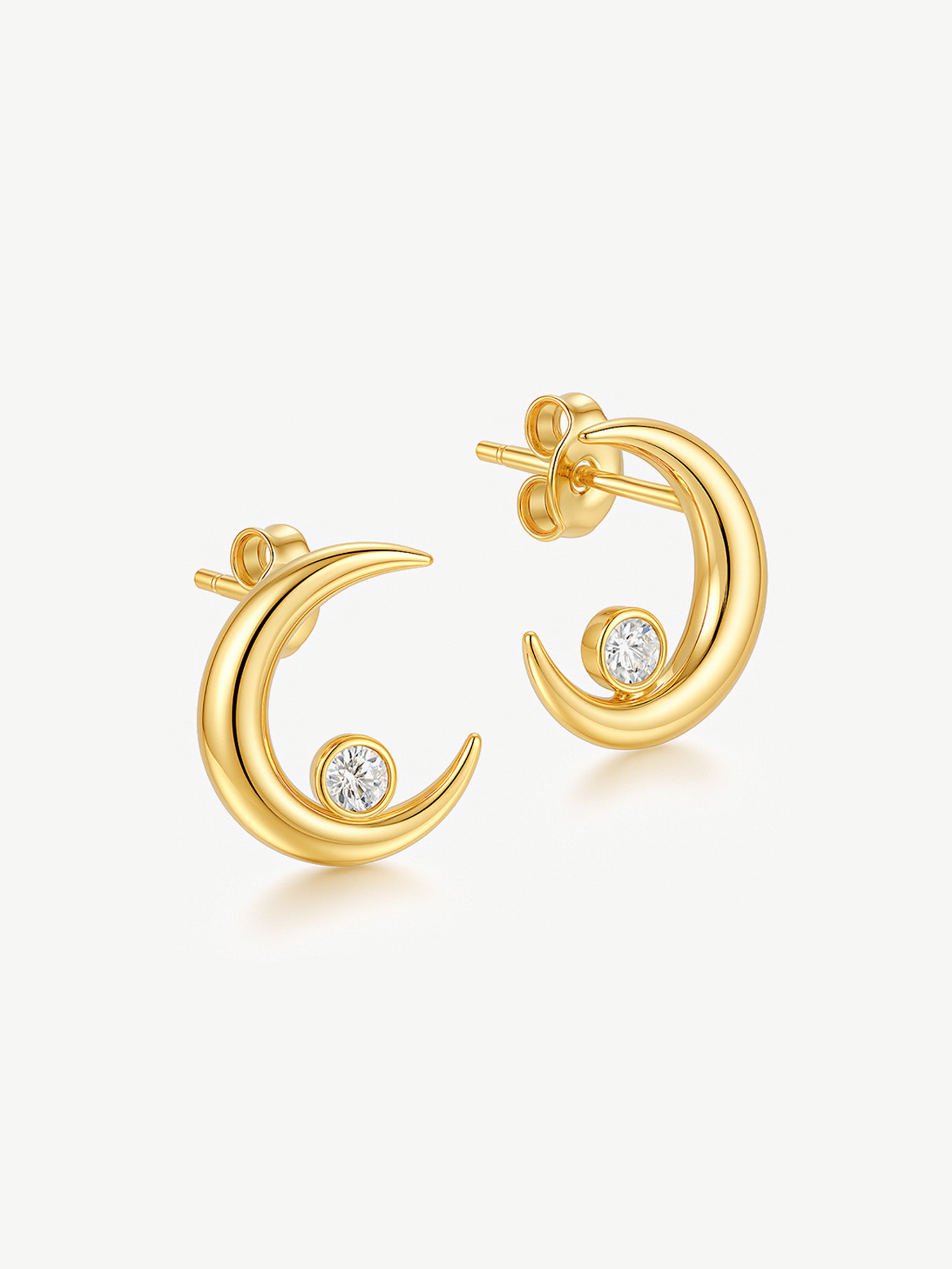 Boucles d'oreilles délicates en forme de croissant de lune et d'étoile