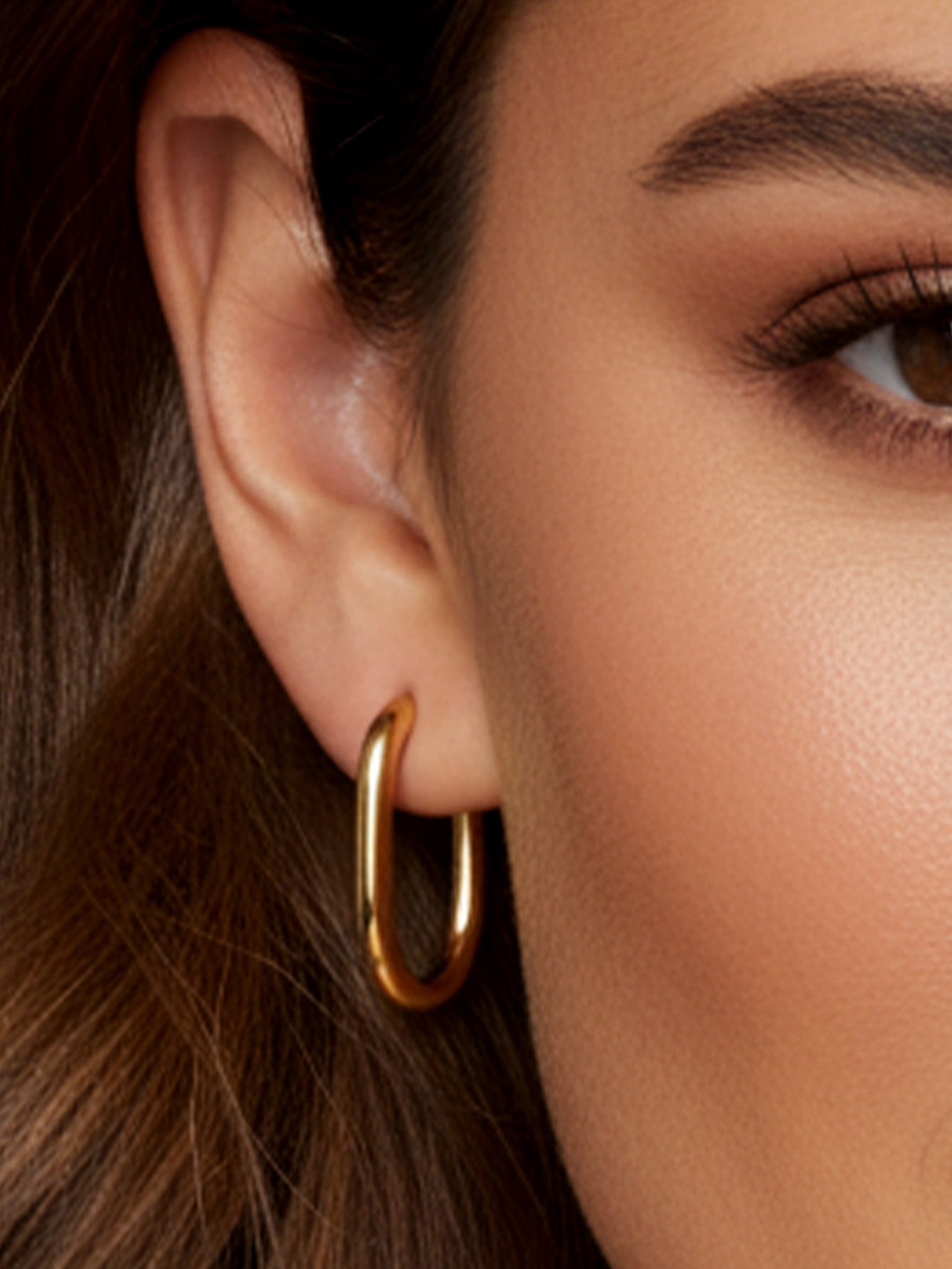 Petites boucles d'oreilles créoles ovales épaisses