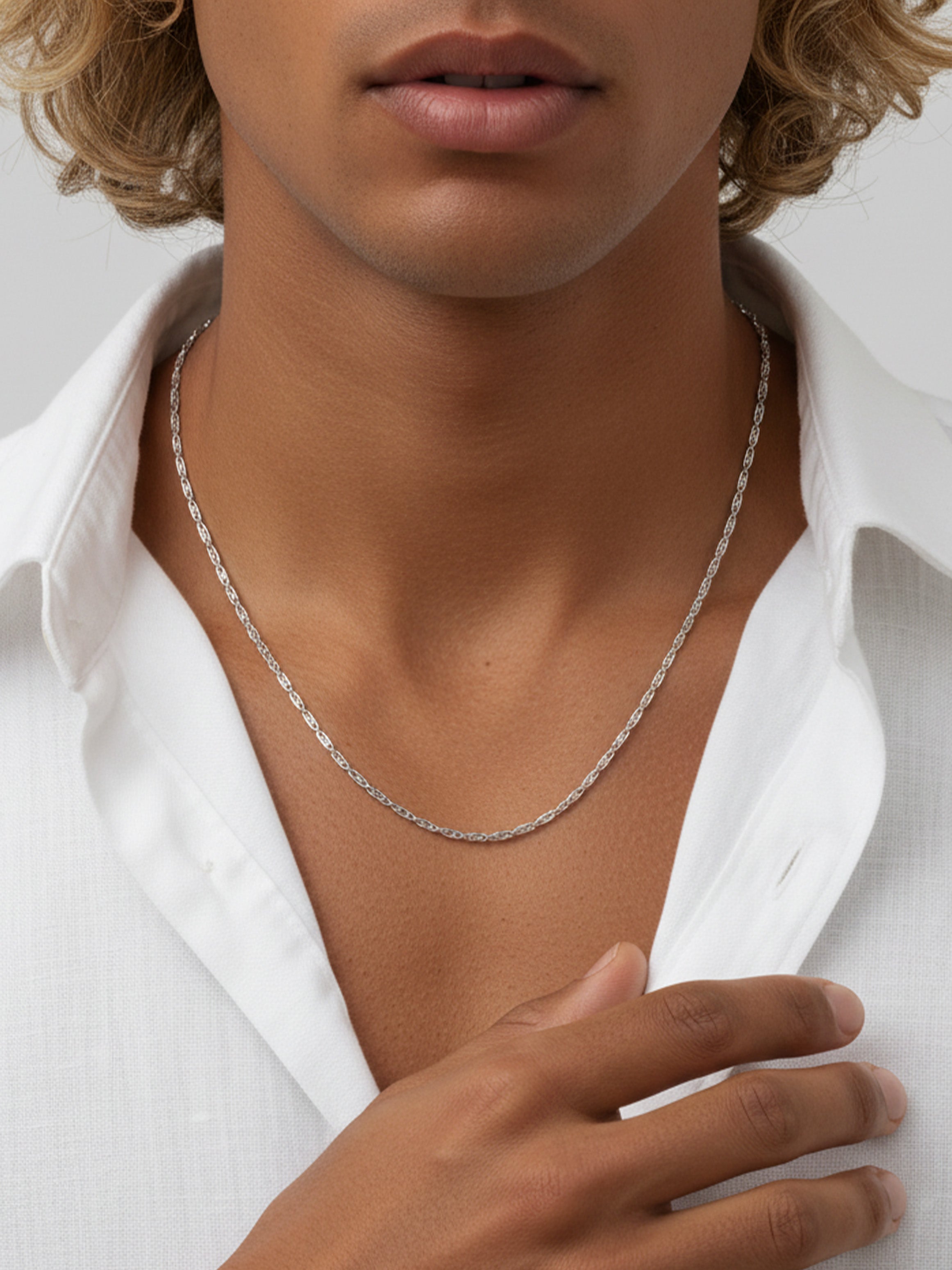Collier délicat à chaîne tourbillonnante - Unisexe