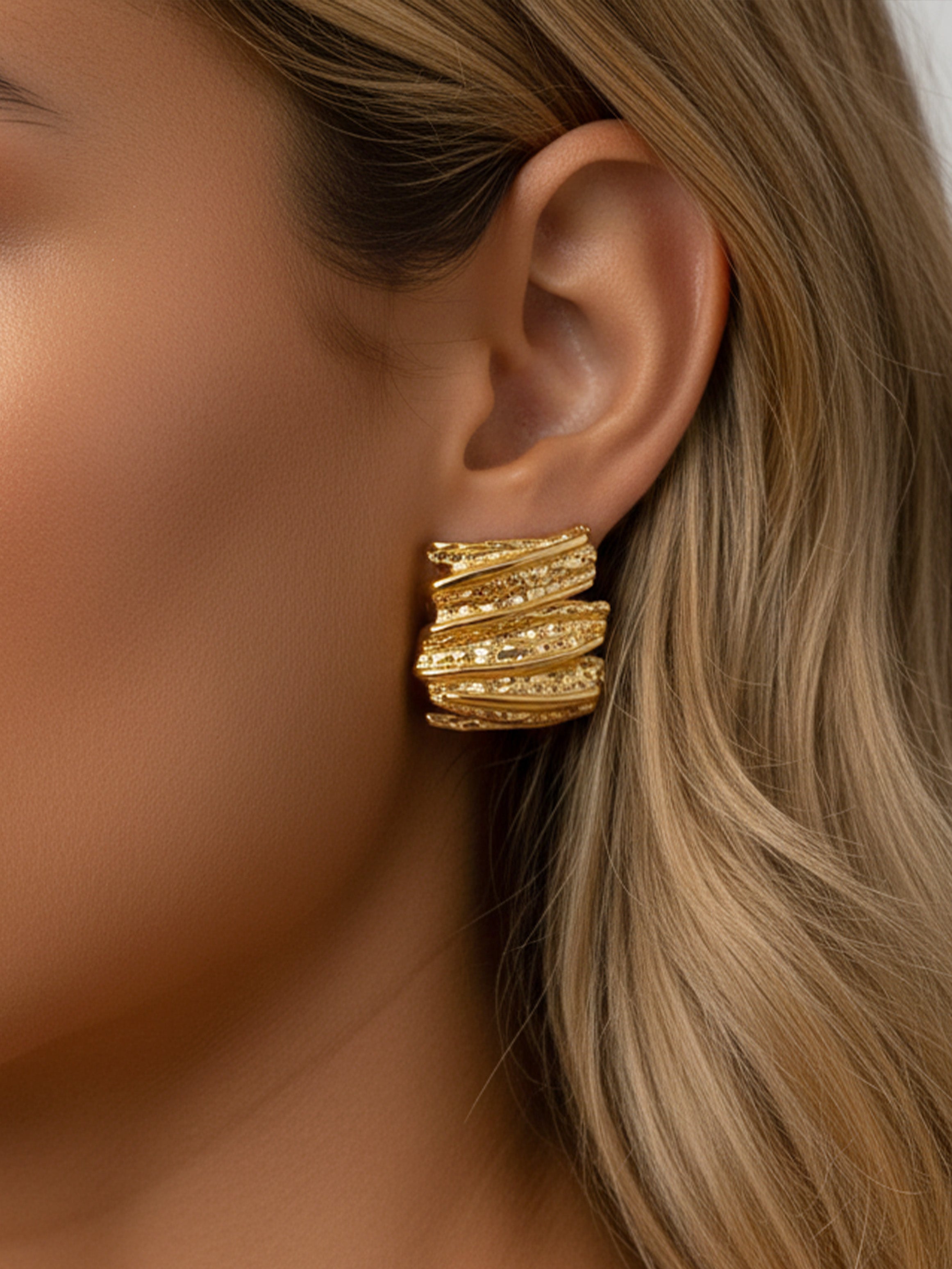 Boucles d'oreilles à tige rectangulaires texturées