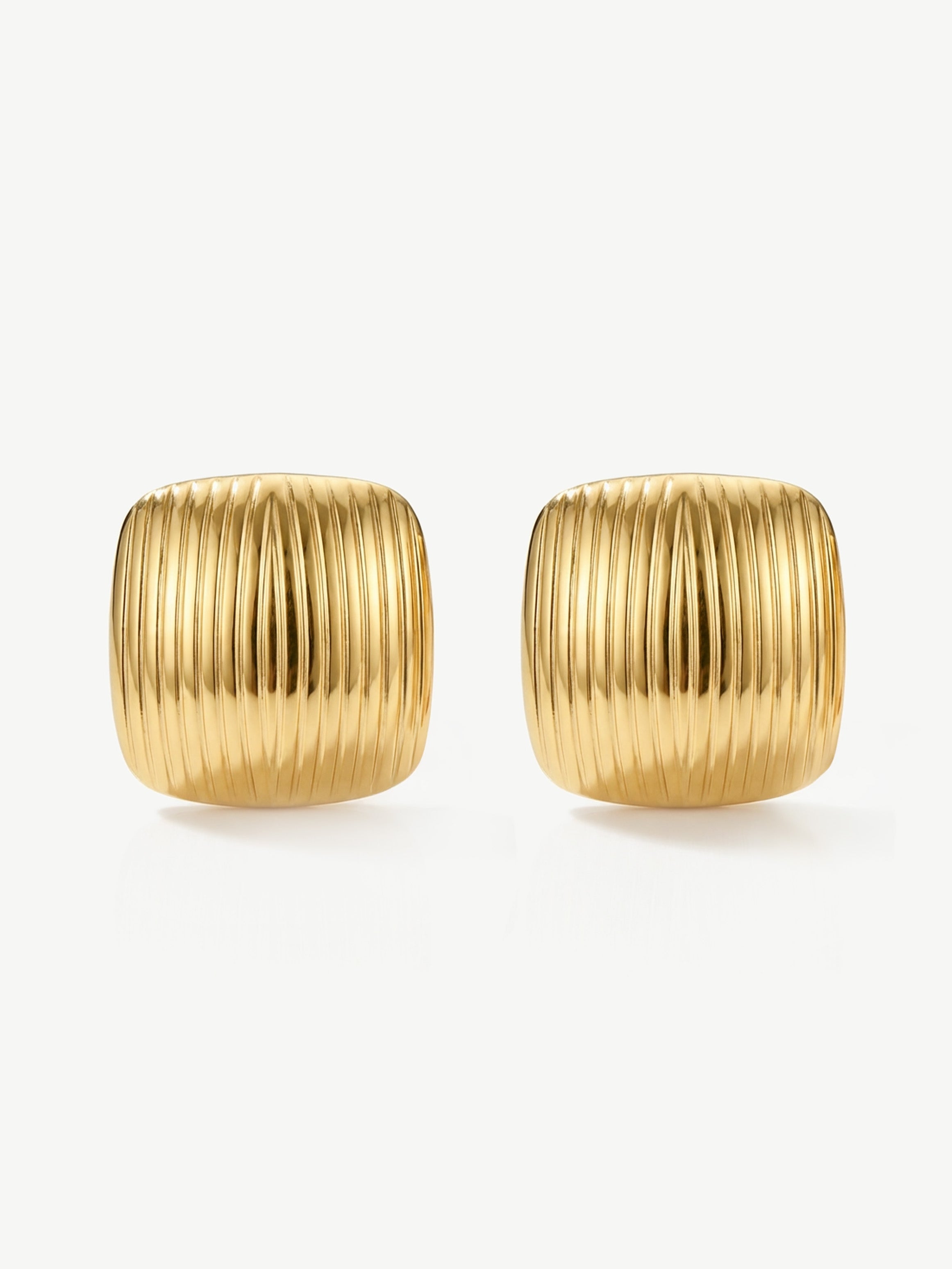 Boucles d'oreilles à tige carrées texturées 