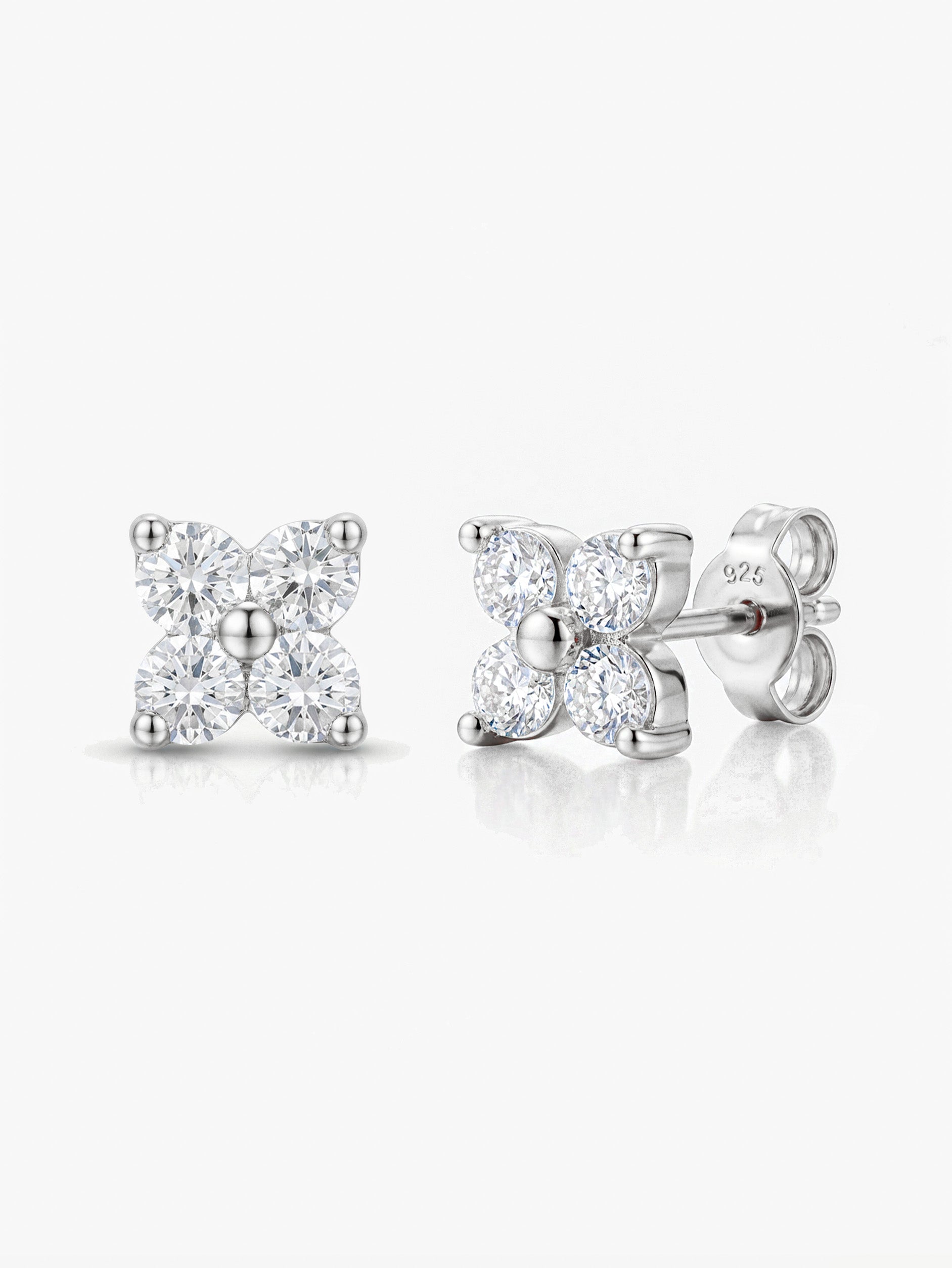 Boucles d'oreilles à tige en forme d'hortensia minuscule