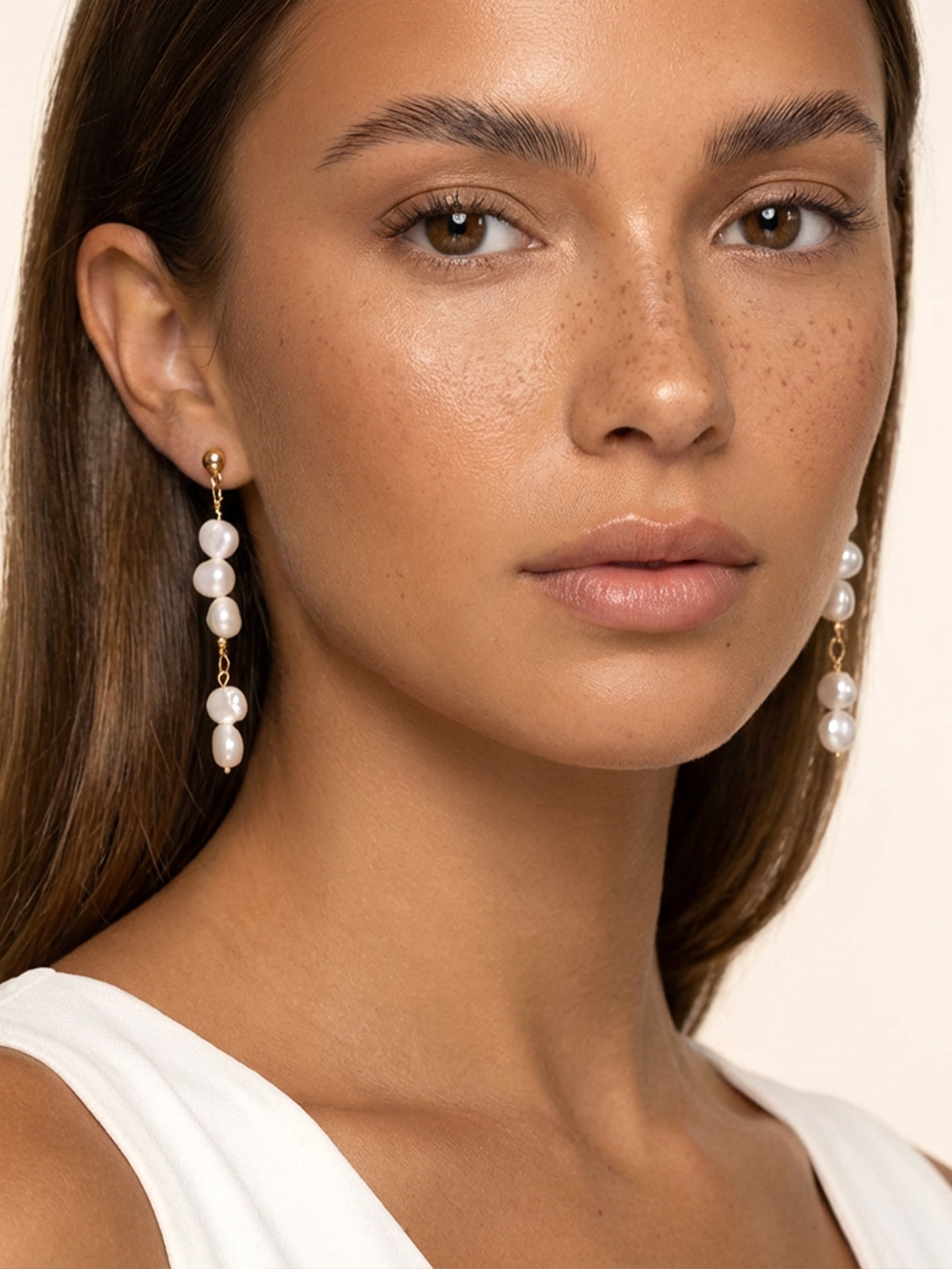 Boucles d'oreilles à tige longues et pendantes en perles pour mariée