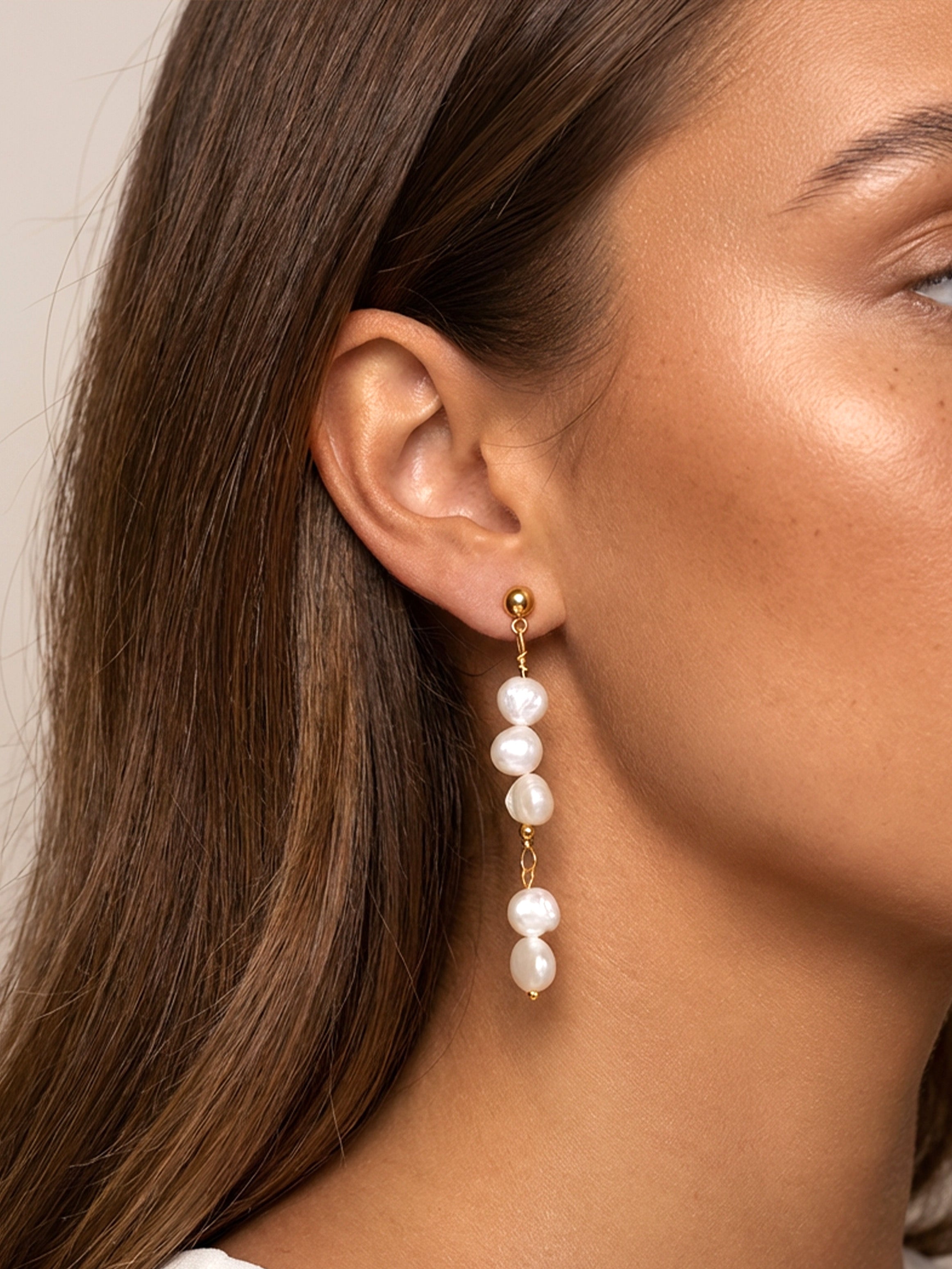 Boucles d'oreilles à tige longues et pendantes en perles pour mariée