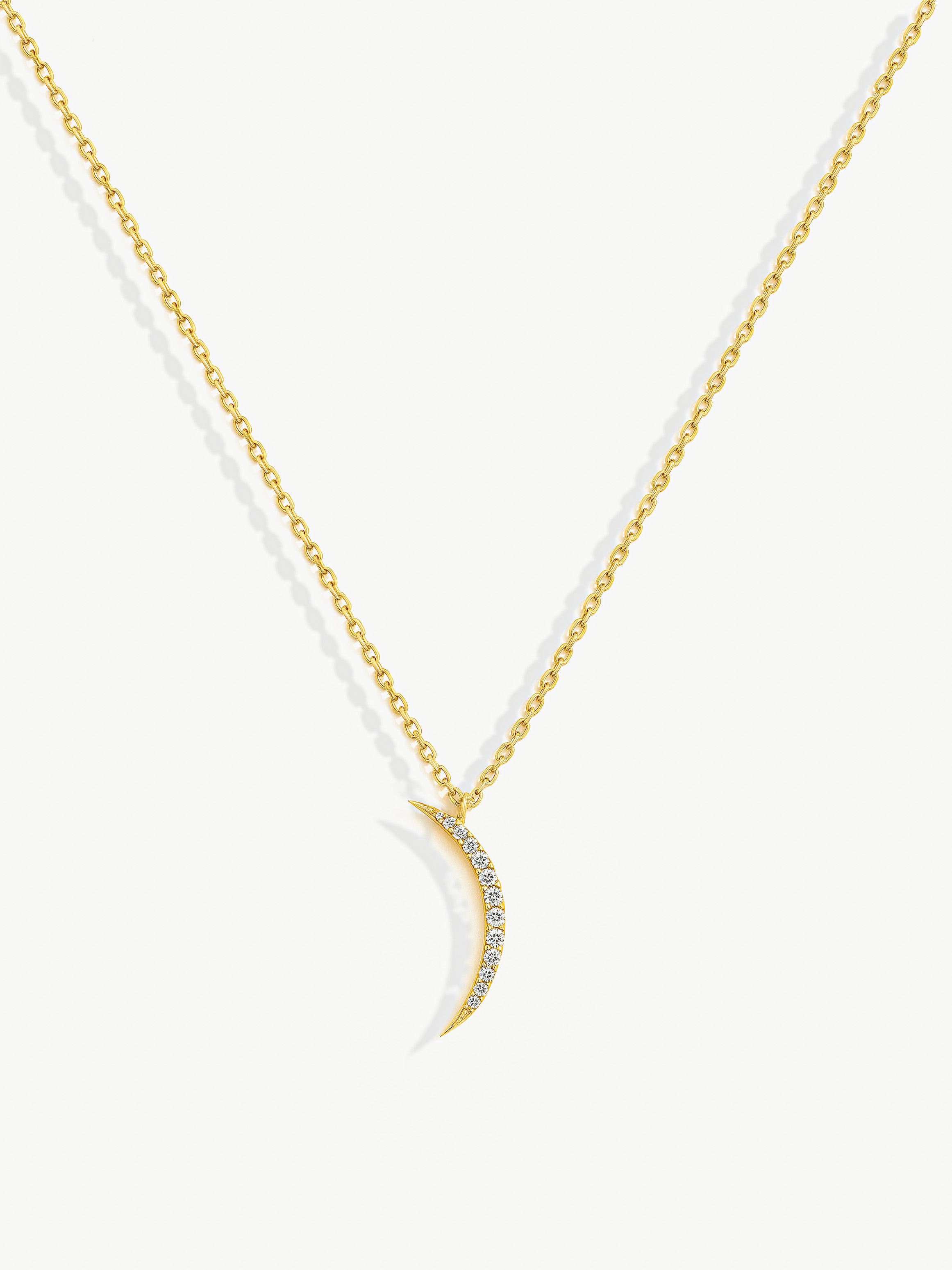 Collier délicat croissant de lune
