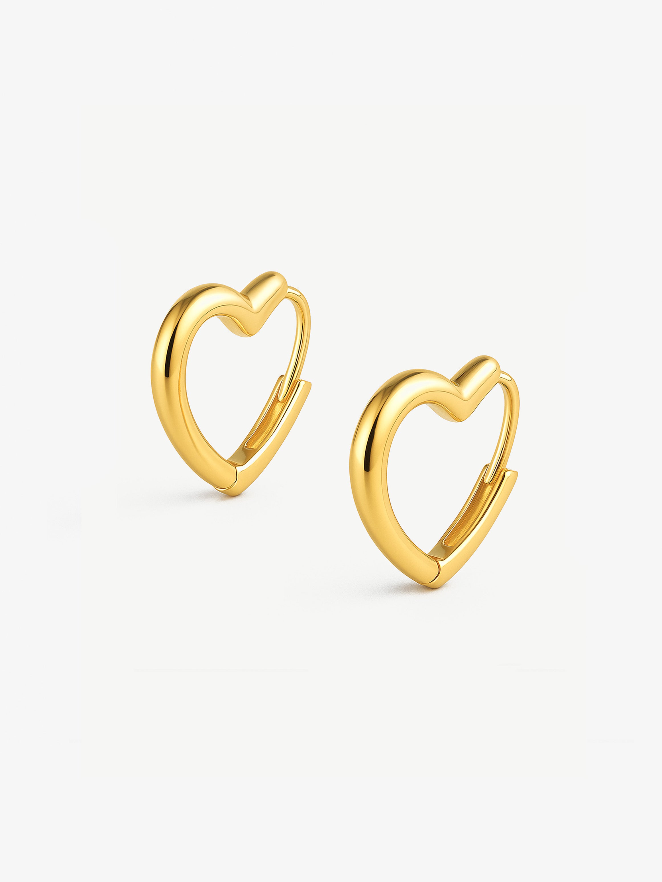 Boucles d'oreilles créoles en forme de cœur audacieux