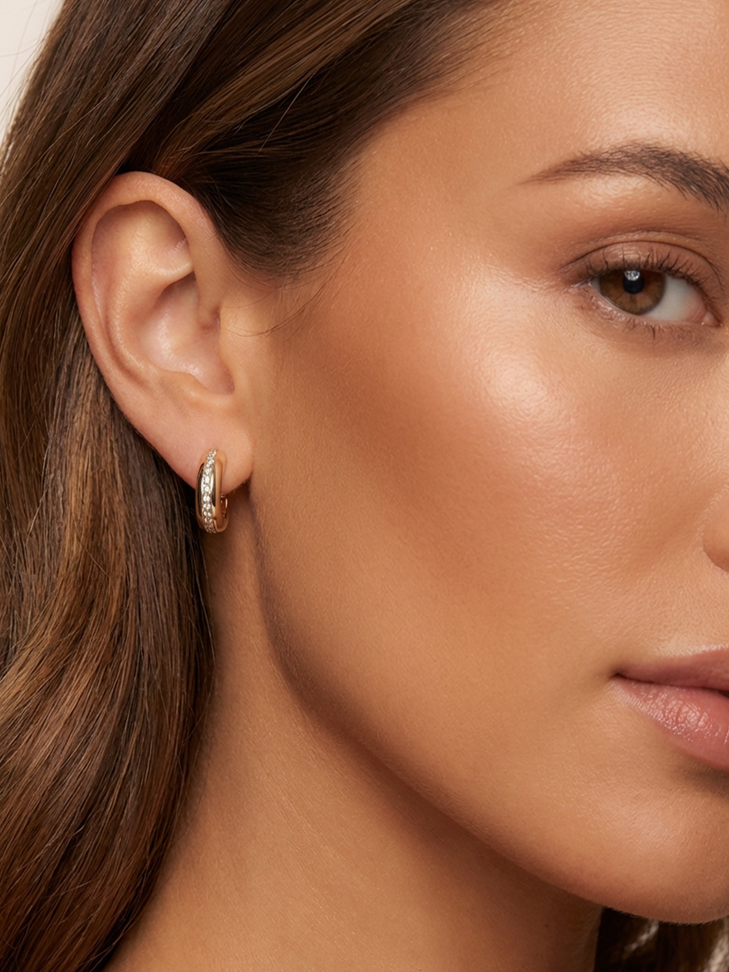 Boucles d'oreilles créoles épaisses avec petites pierres