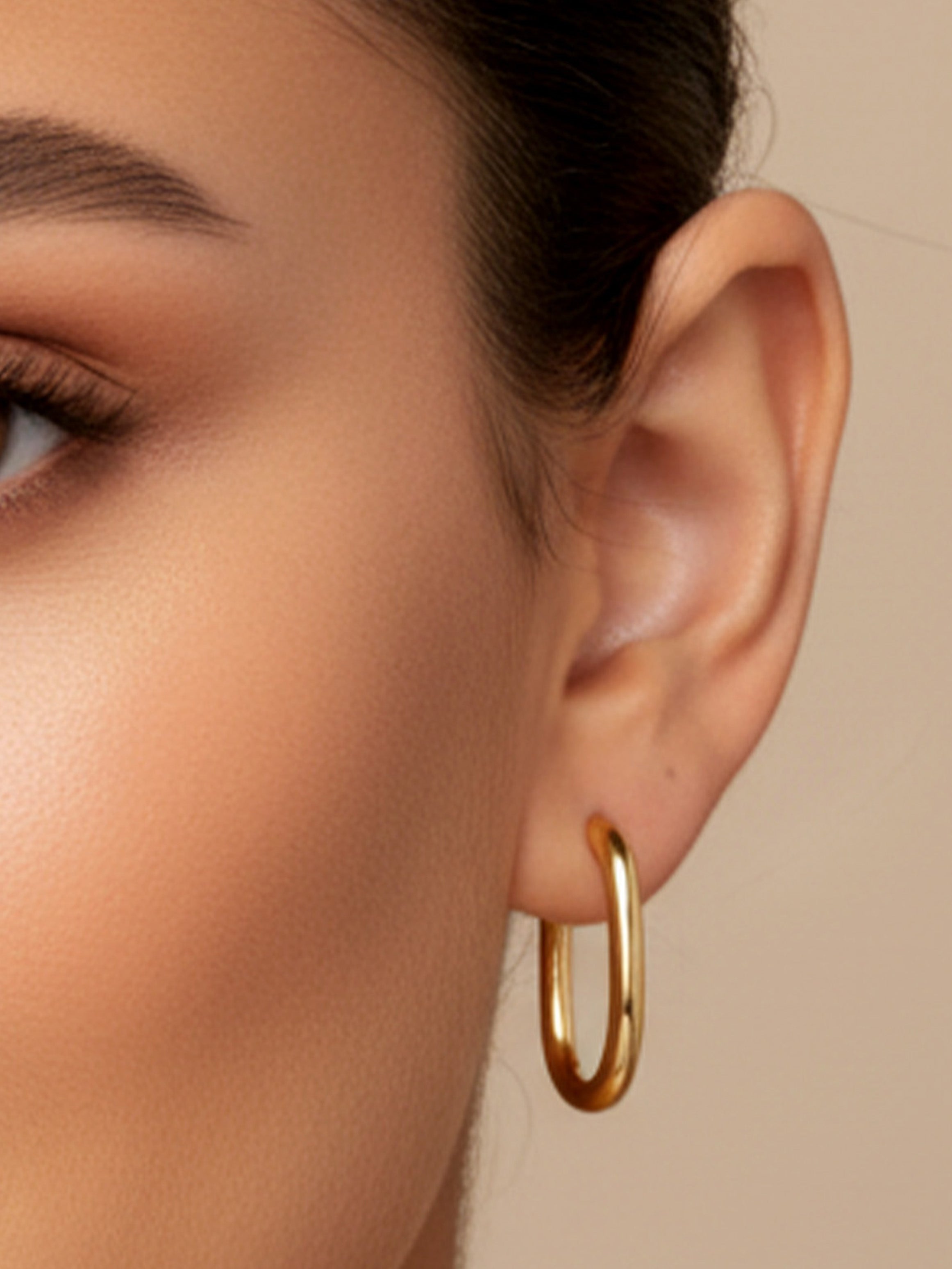 Petites boucles d'oreilles créoles ovales épaisses