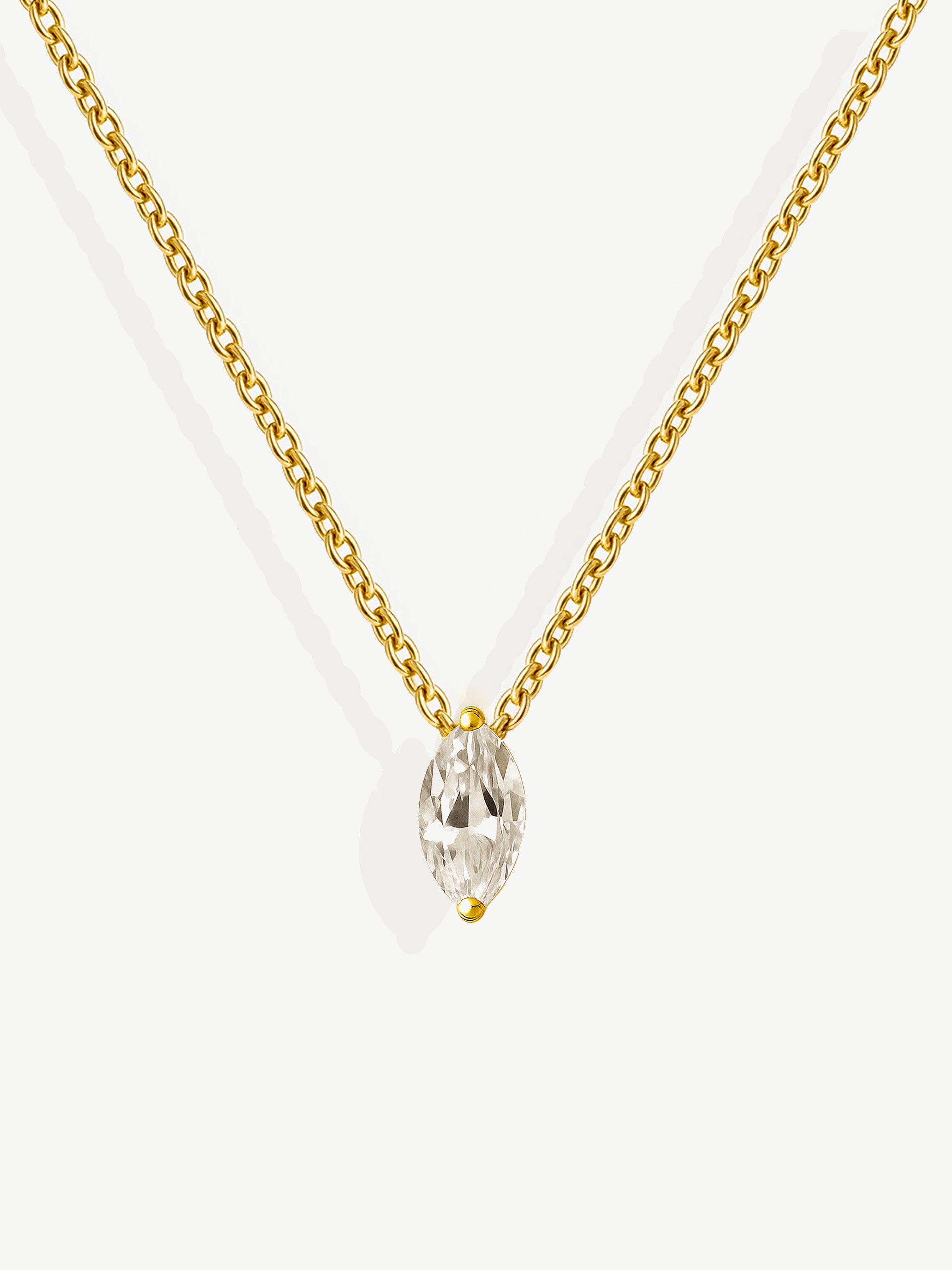 Collier délicat en pierre marquise